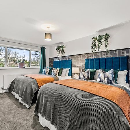 Elegant Retreat In Cheltenham - Garden & Parking Included Buitenkant foto