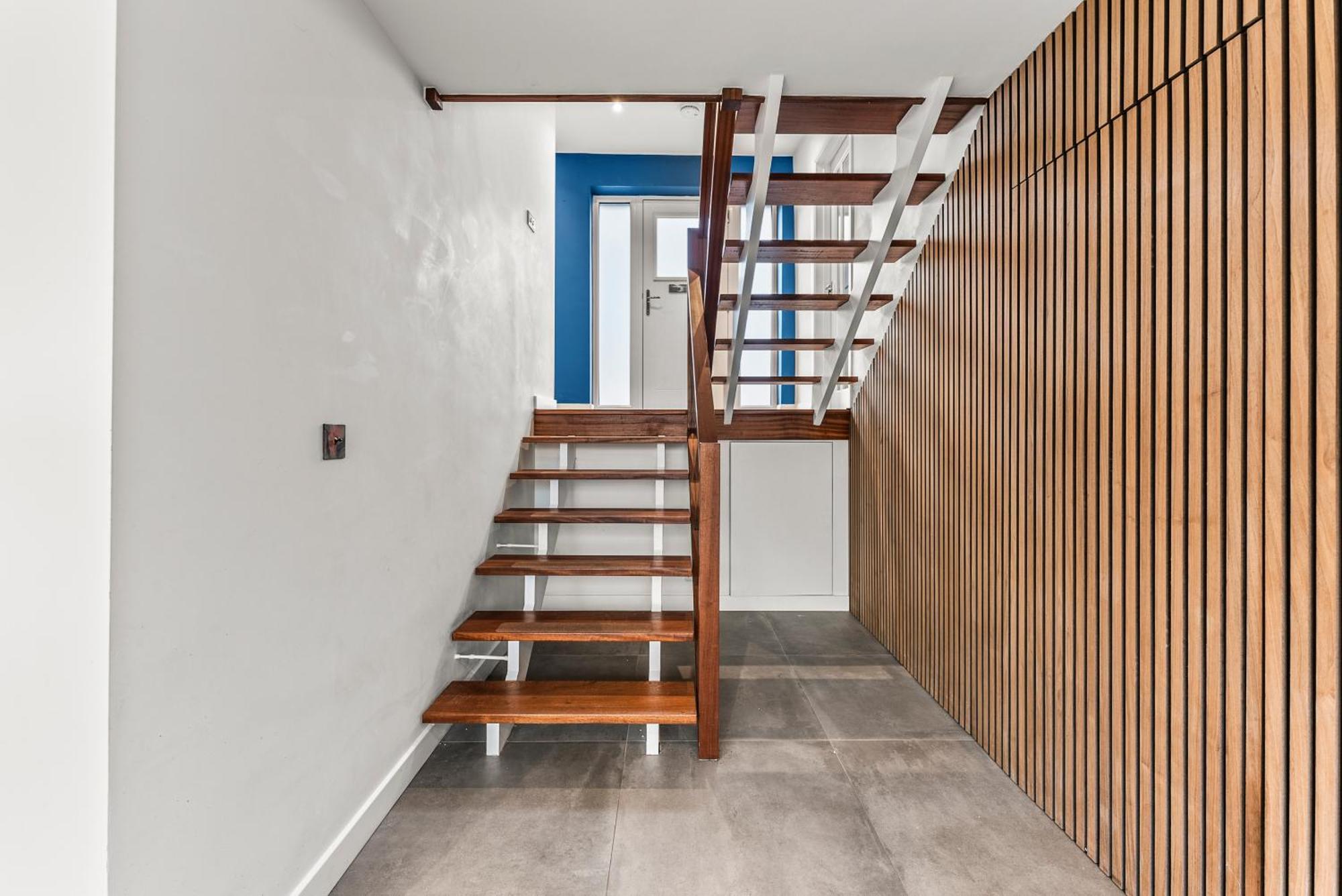 Elegant Retreat In Cheltenham - Garden & Parking Included Buitenkant foto